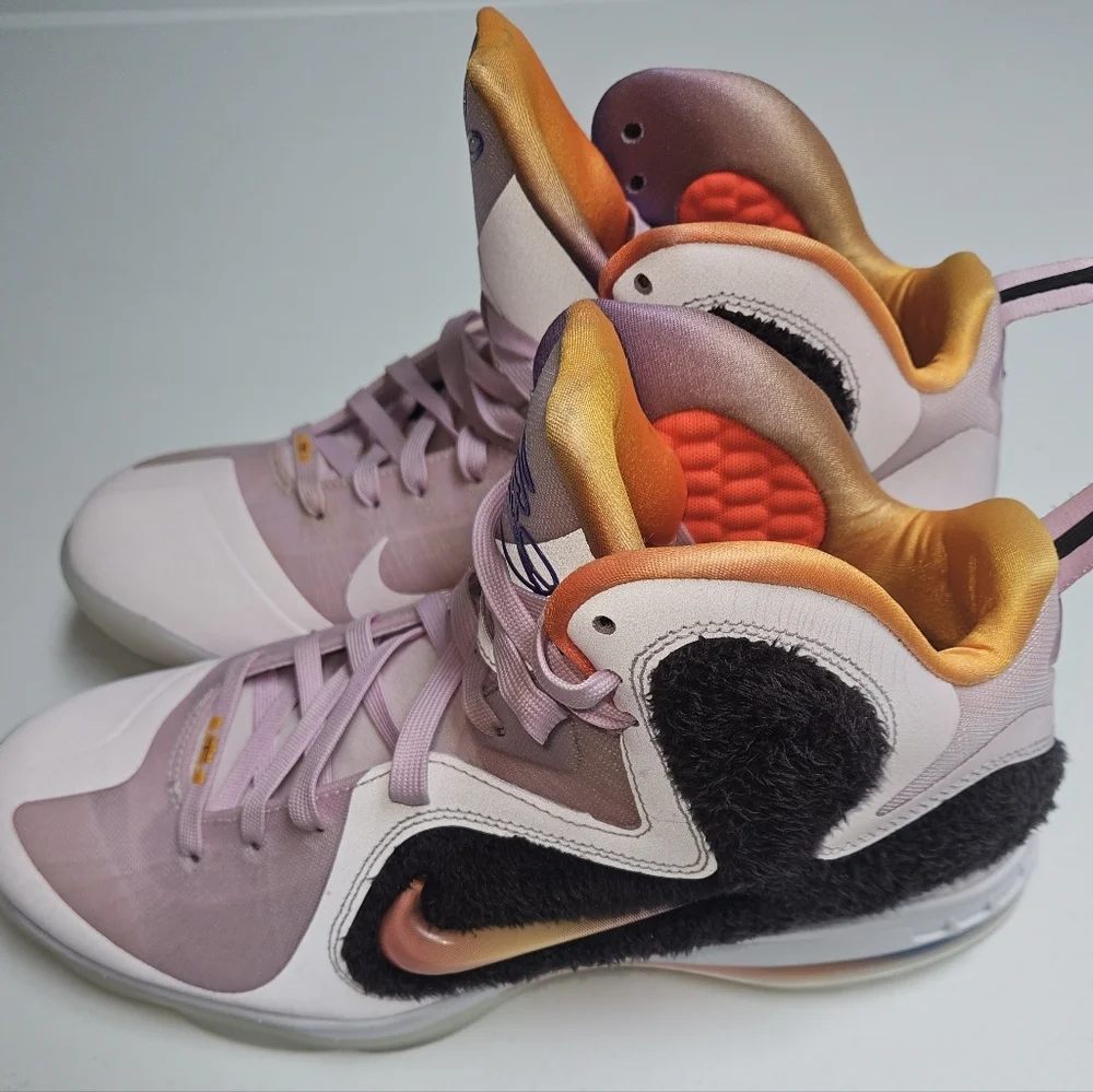 Size 10.5 - Nike LeBron 9 Regal Pink - Picture 1 of 8